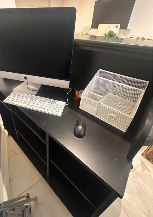 Бюро тип каса с изкуствени цеетя