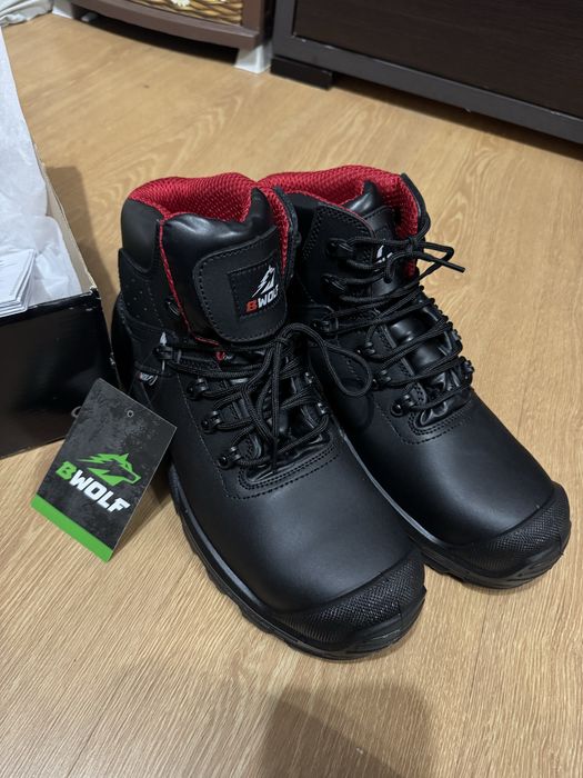 Работни обувки с метално бомбе 45номер