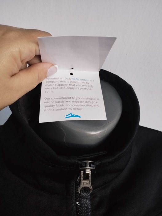 Мъжко ветроустоичиво и водоустойчиво яке чисто ново