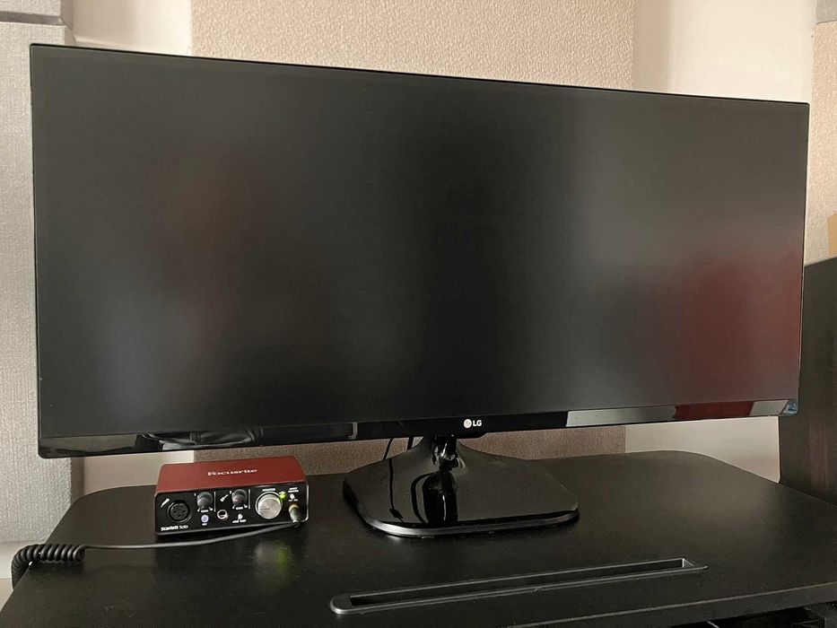 34" Ultra Wide 21:9 IPS Монитор LG - модел 34UM58-P