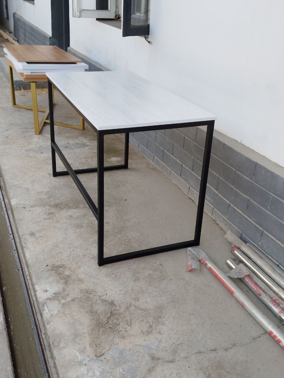 Loft parta barcha turdagi mebellarni zakazga yasaymiz