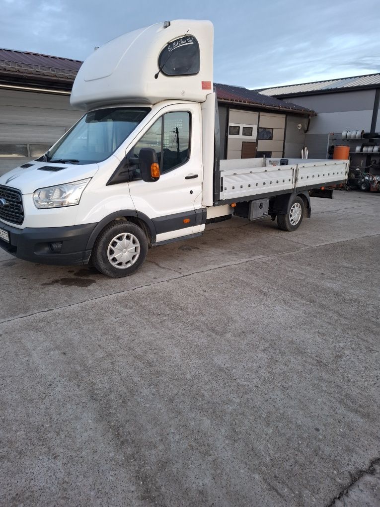 Autoutilitara Ford Transit