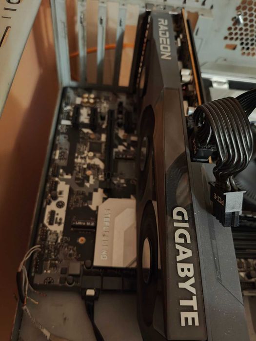 Видеокарта GIGABYTE Eagle  AMD 6600 8G