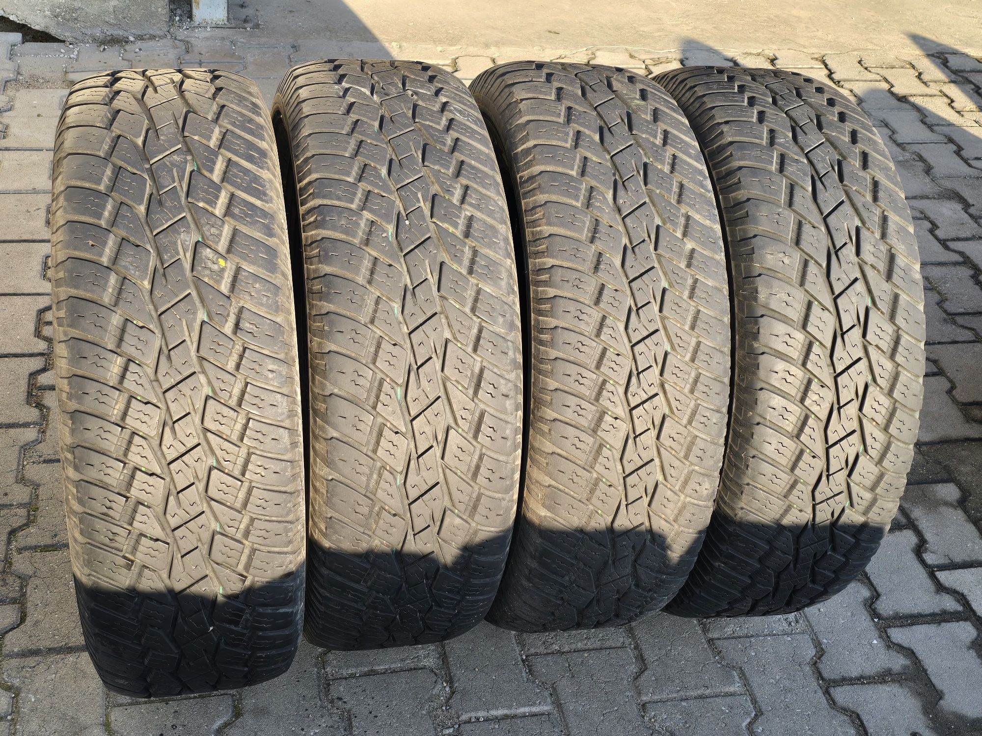 265 65 18 toyo.  .