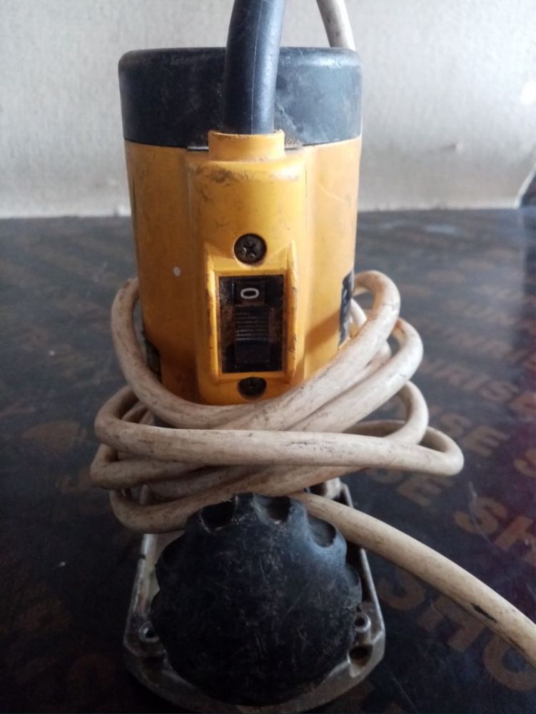 Обррфееза 12 цанга деволт DEWALT 220волта перфектно състояние