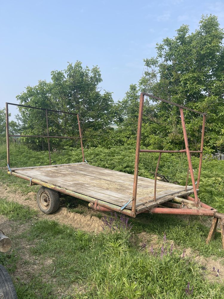Vând platformă de cărat baloți