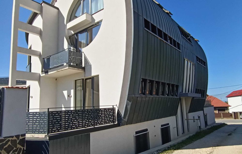 Apartament 2 camere | 67 m² | Demisol înalt | 2 parcări/ exterior 20 m