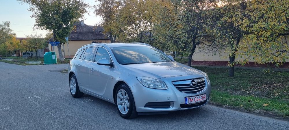 Opel Insignia an 09/2009 nr roșii valabile