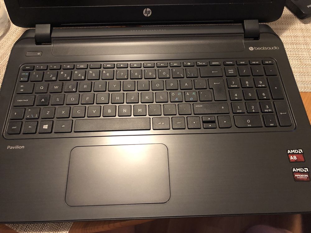 HP Pavilion 17.3 с чанта и мишка