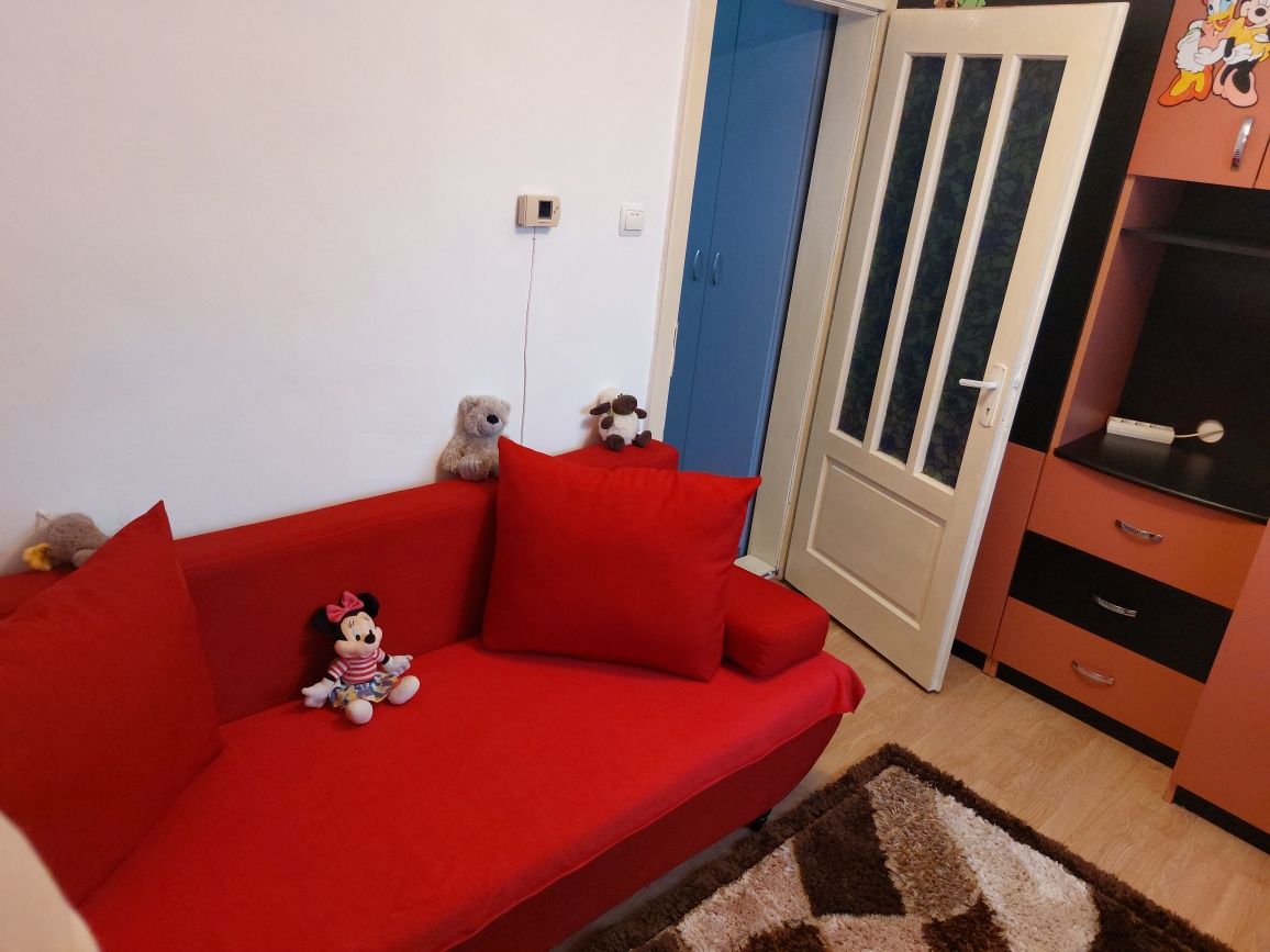 Dau spre închiriere Apartament cu 2 camere str.lalelelor