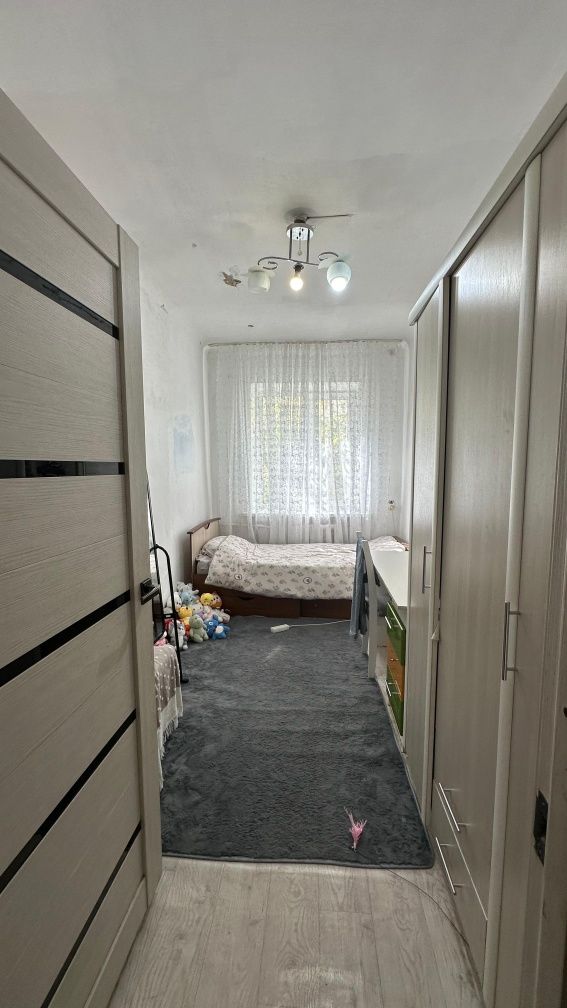 В продаже 3 комн .КВ в центре города.