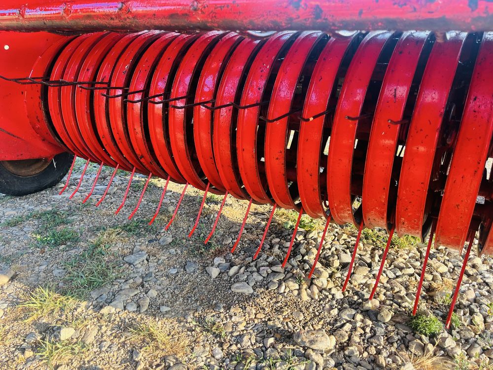 Presa de balotat rotunda Welger RP 12,1.20 m, cu tamburi, ata,nu Krone