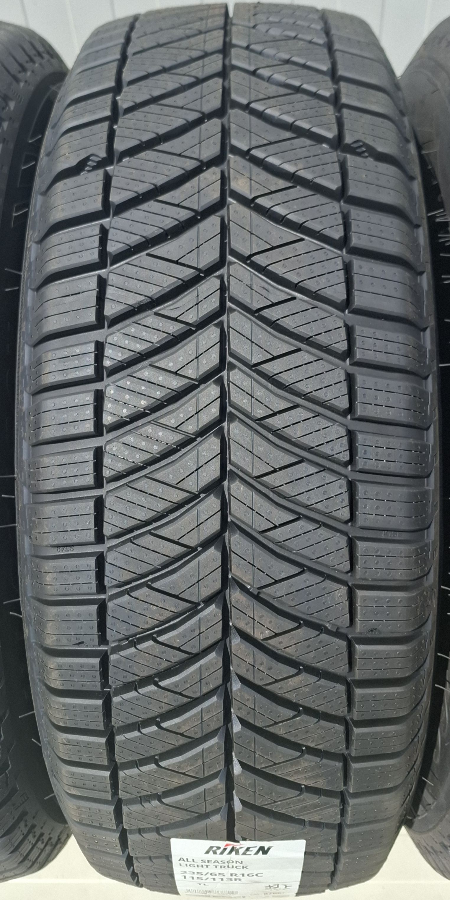 235/65 R16C,115R, RIKEN (by Michelin) LightTruck, Anvelope mixte M+S