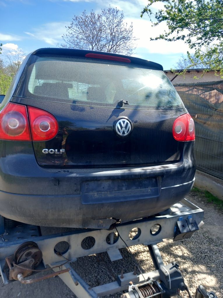 Usa Volkswagen Golf 5 (350 lei)