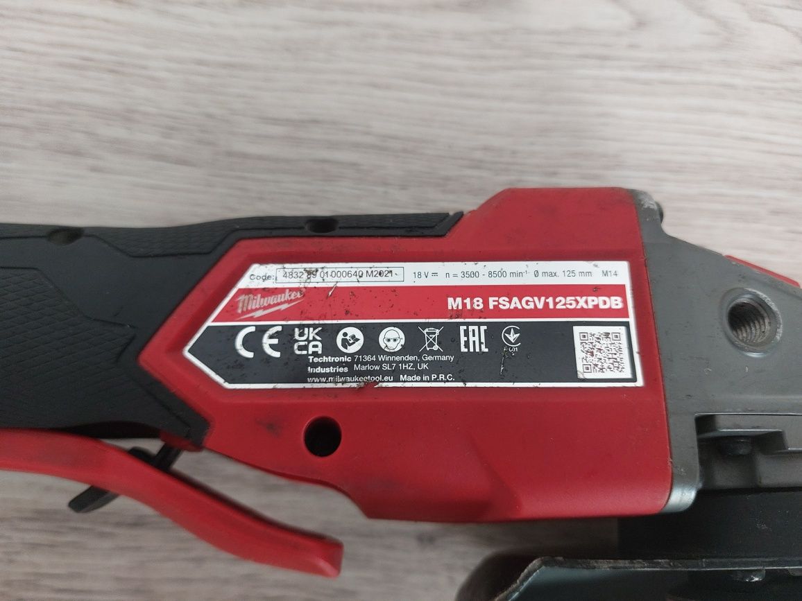 Flex milwaukee M18 FSAGV125XPDB cu variator, reglaj turatie și clapeta