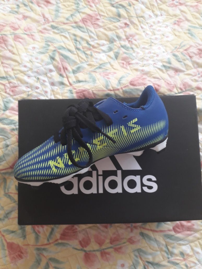 Pantofi adidas nemeziz fotbal copii, purtați o singură data