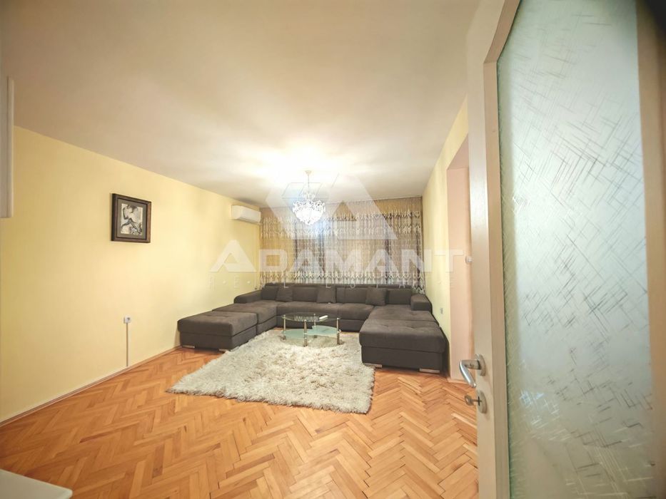 Дава се под наем Четиристаен апартамент в София, Банишора - 180 кв.м за 850 € - Снимка #1