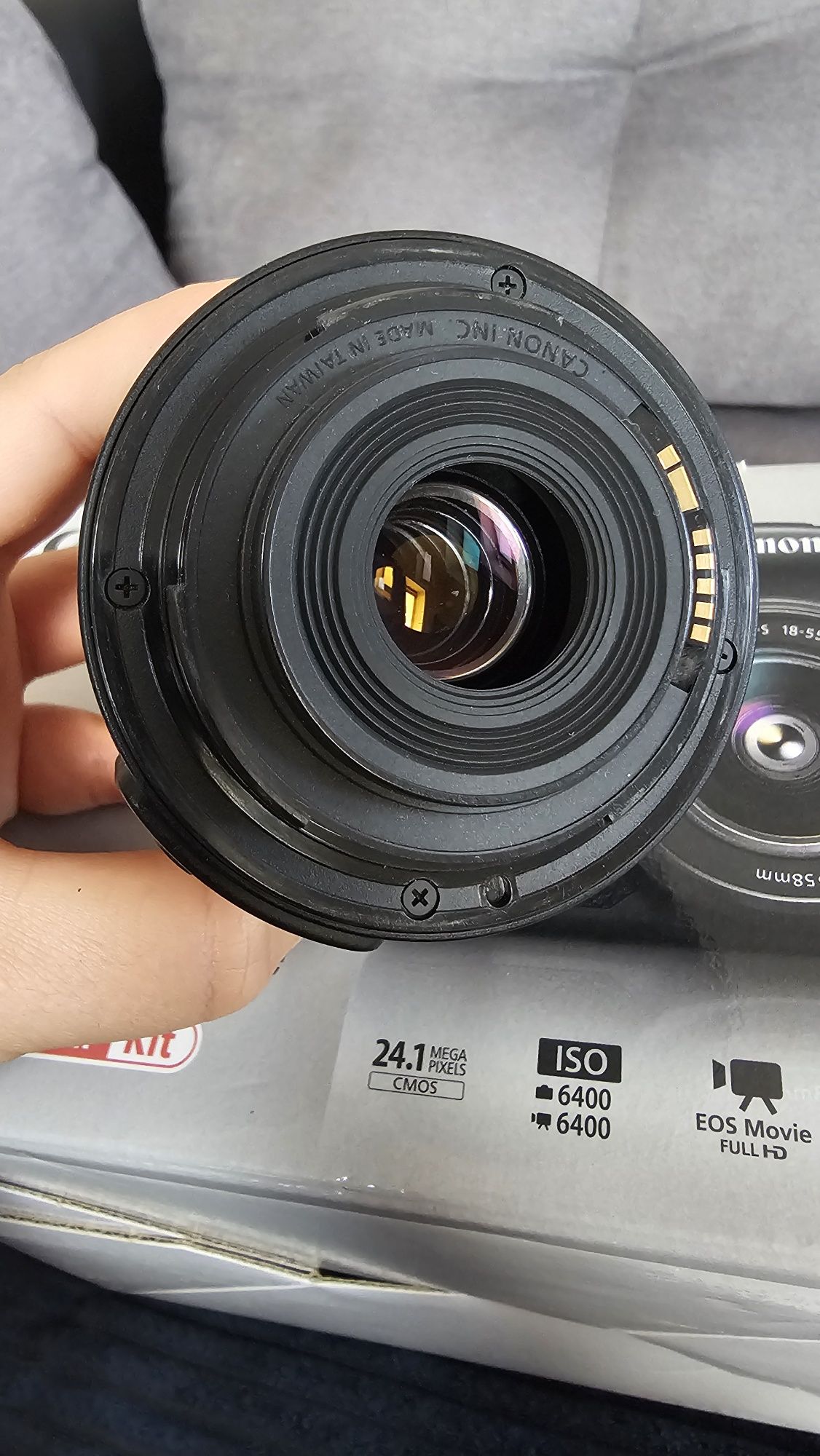 Фотоапарат Canon 2000d с два обектива