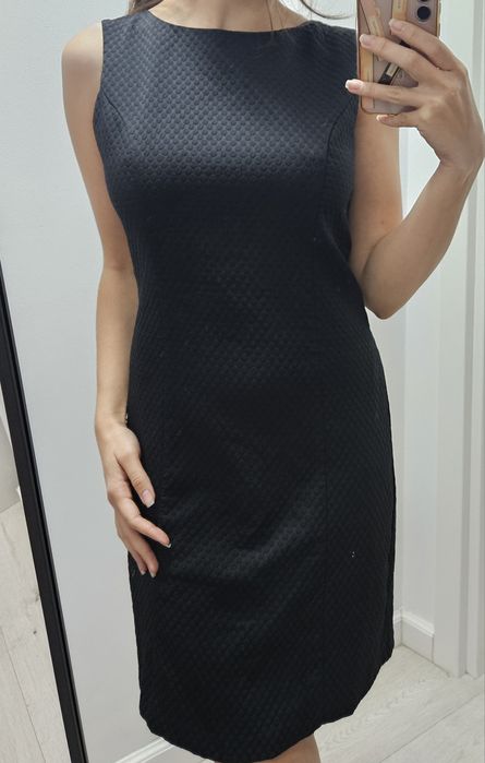 Rochie neagră de ocazie