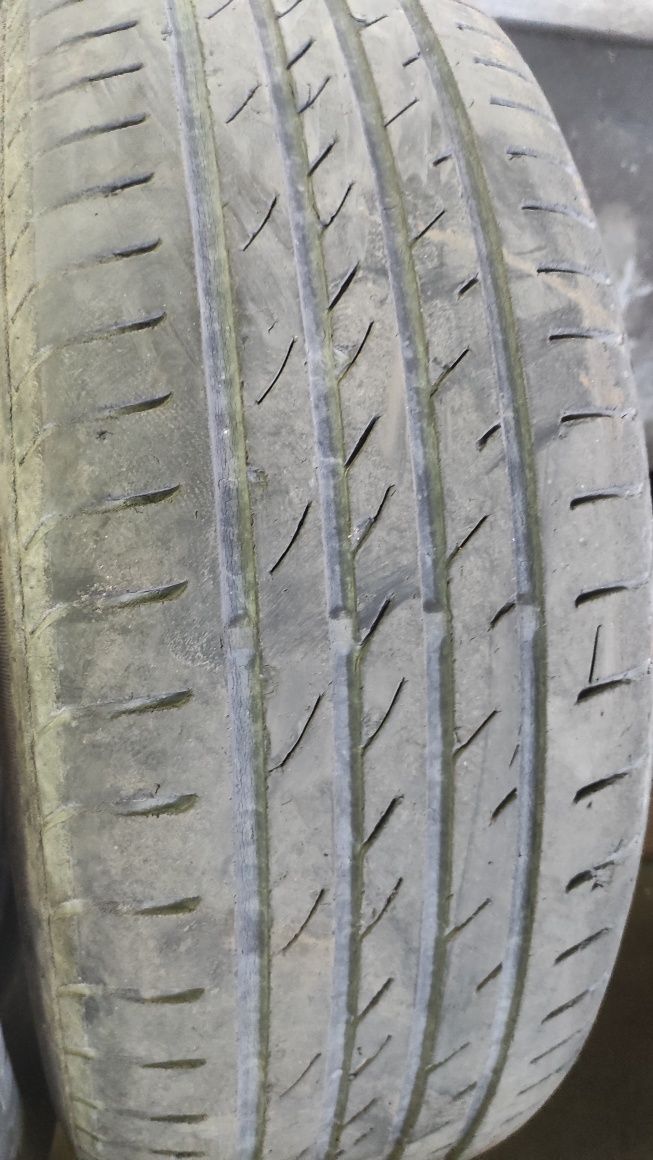 Пара шин 215/65 R15