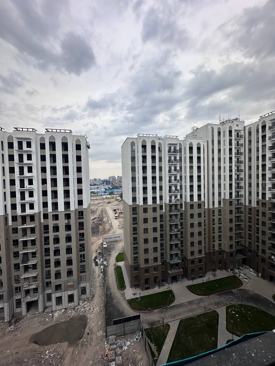 Продаётся 1 комнатная квартира OzMakon