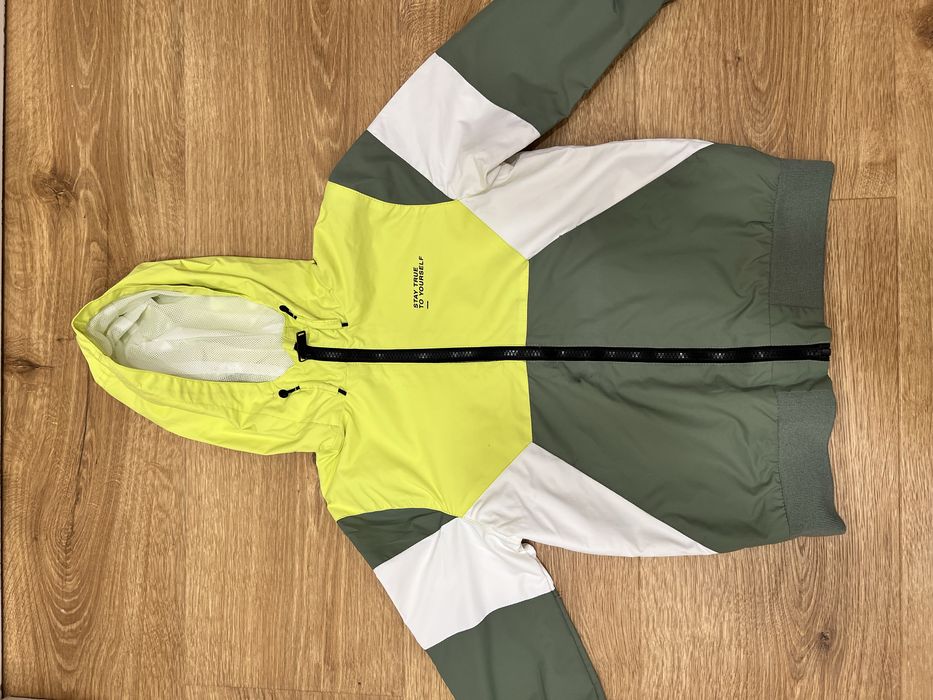 Детско якенце Reserved