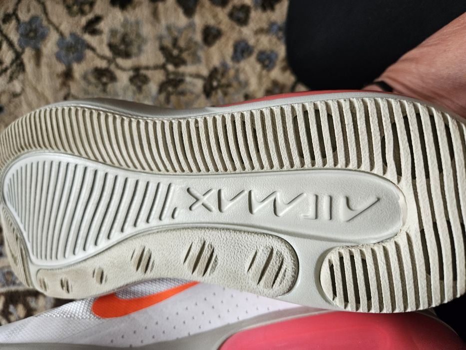 Маратонки на NIKE AIR MAX