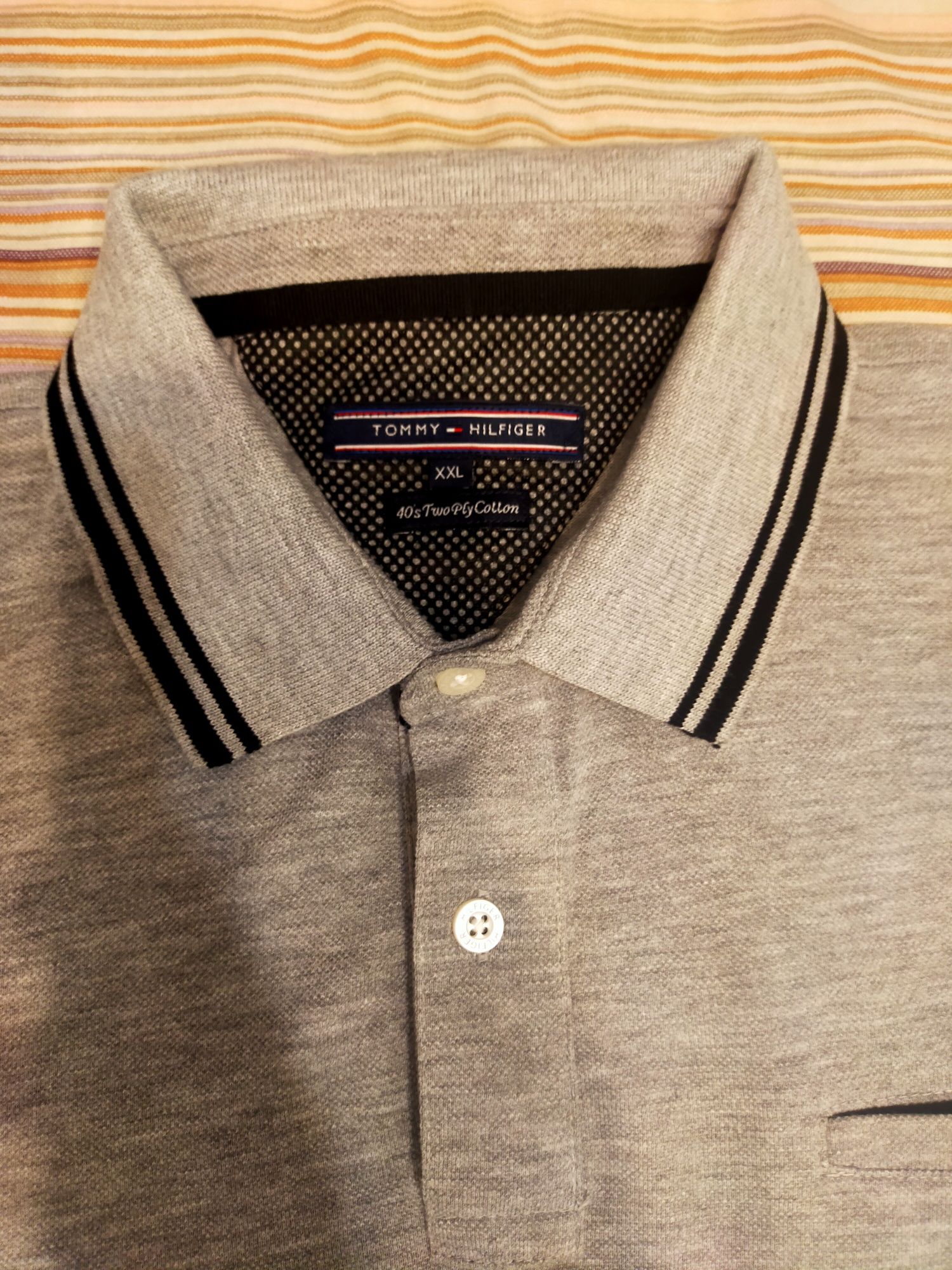Vând tricou TOMMY HILFIGER mărimea XXL