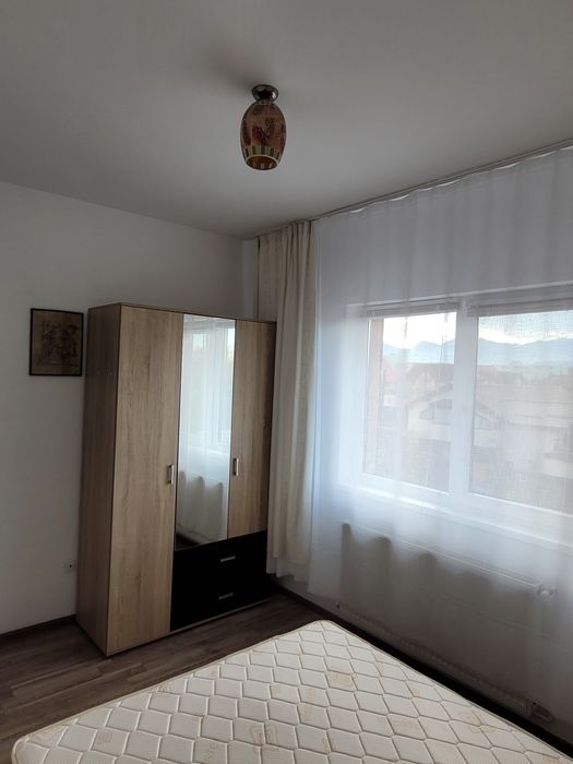 Propietar, inchiriez 2 camere cu loc de parcare în zona Coresi