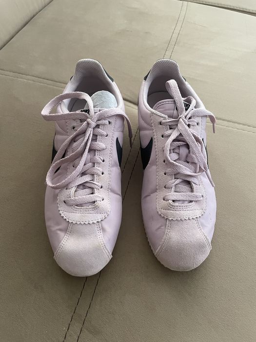Маратонки Nike.