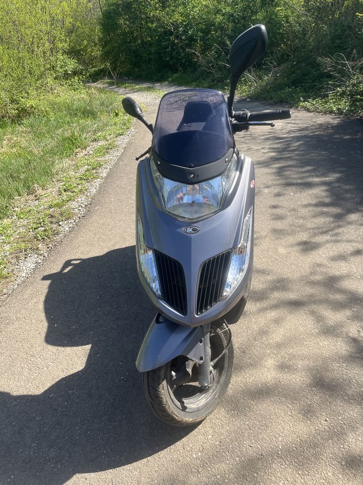 Vând scuter Kymco