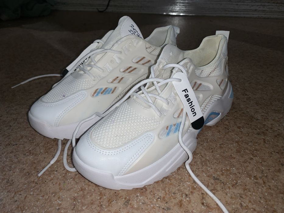 кроссовки новые спортивные