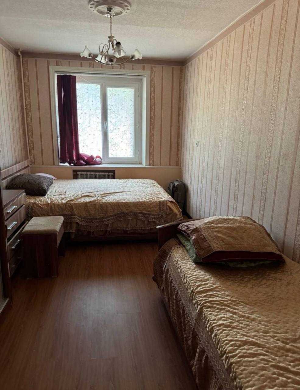 ц13 3ком 1этаж , есть огород , 2-линия, продается квартира