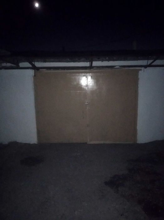 Продам гараж в районе рынка за 9 мкр. в кооперативе Монтажник