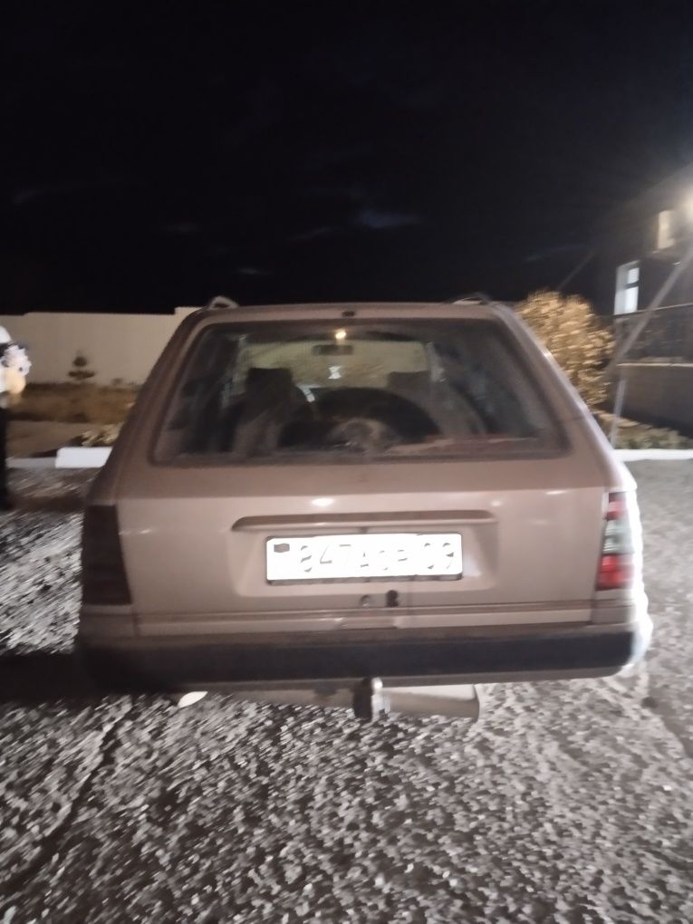 Продаётся Мерседес Бенц универсал, в хорошем состоянии .