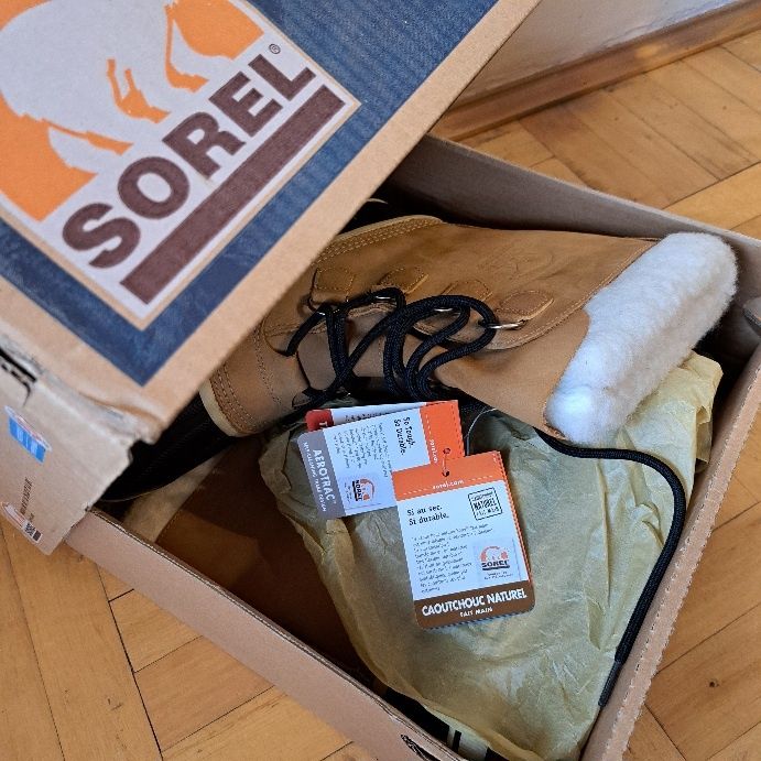 De vanzare bocanci munte Sorel cauciuc natural, piele nubuc, facuti ma