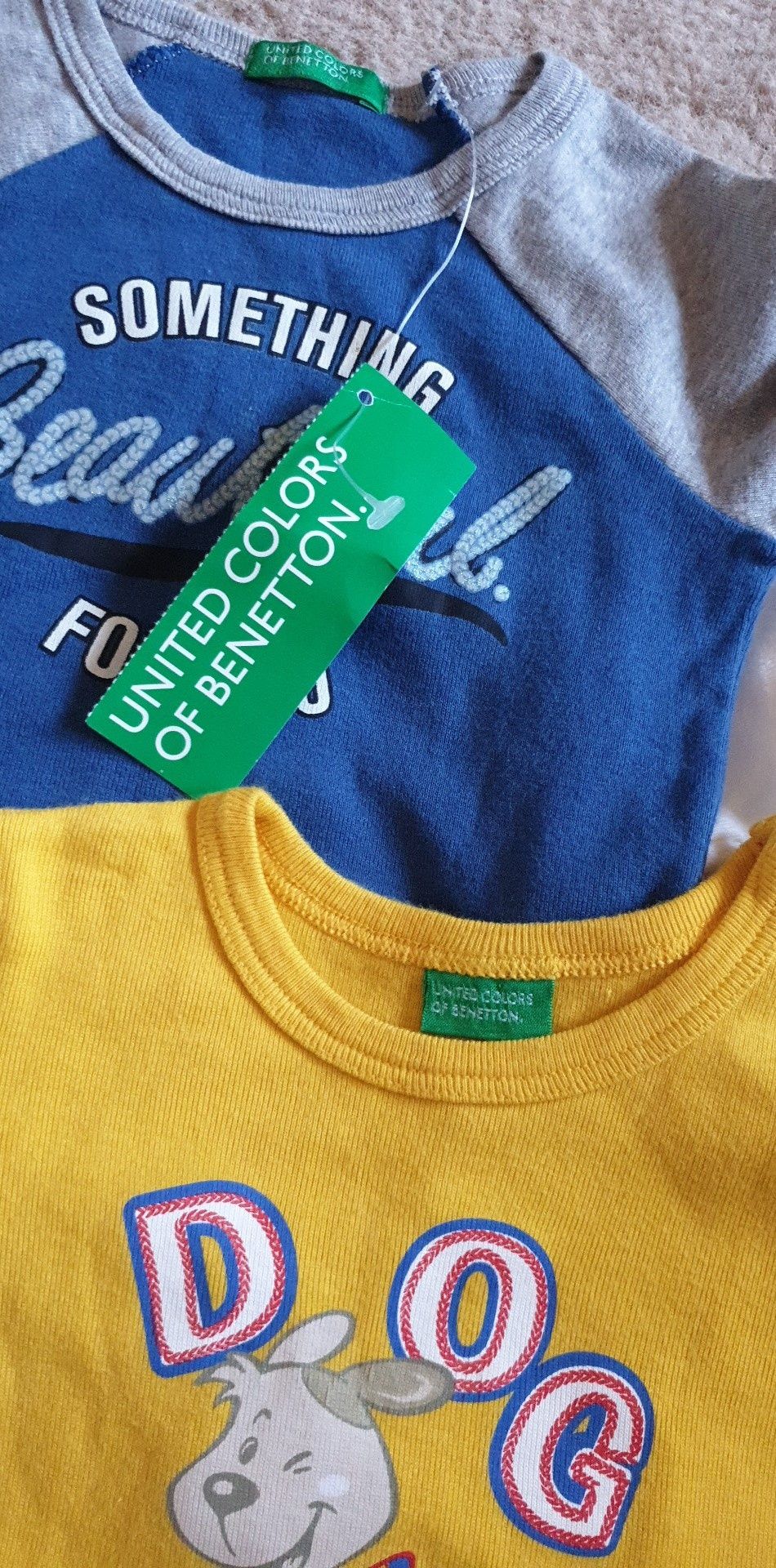 Vand 4 bluze Benetton