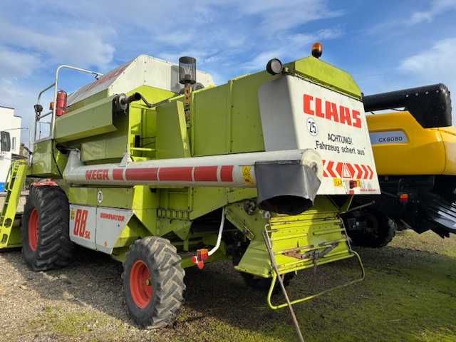 Combina Claas Dominator 88