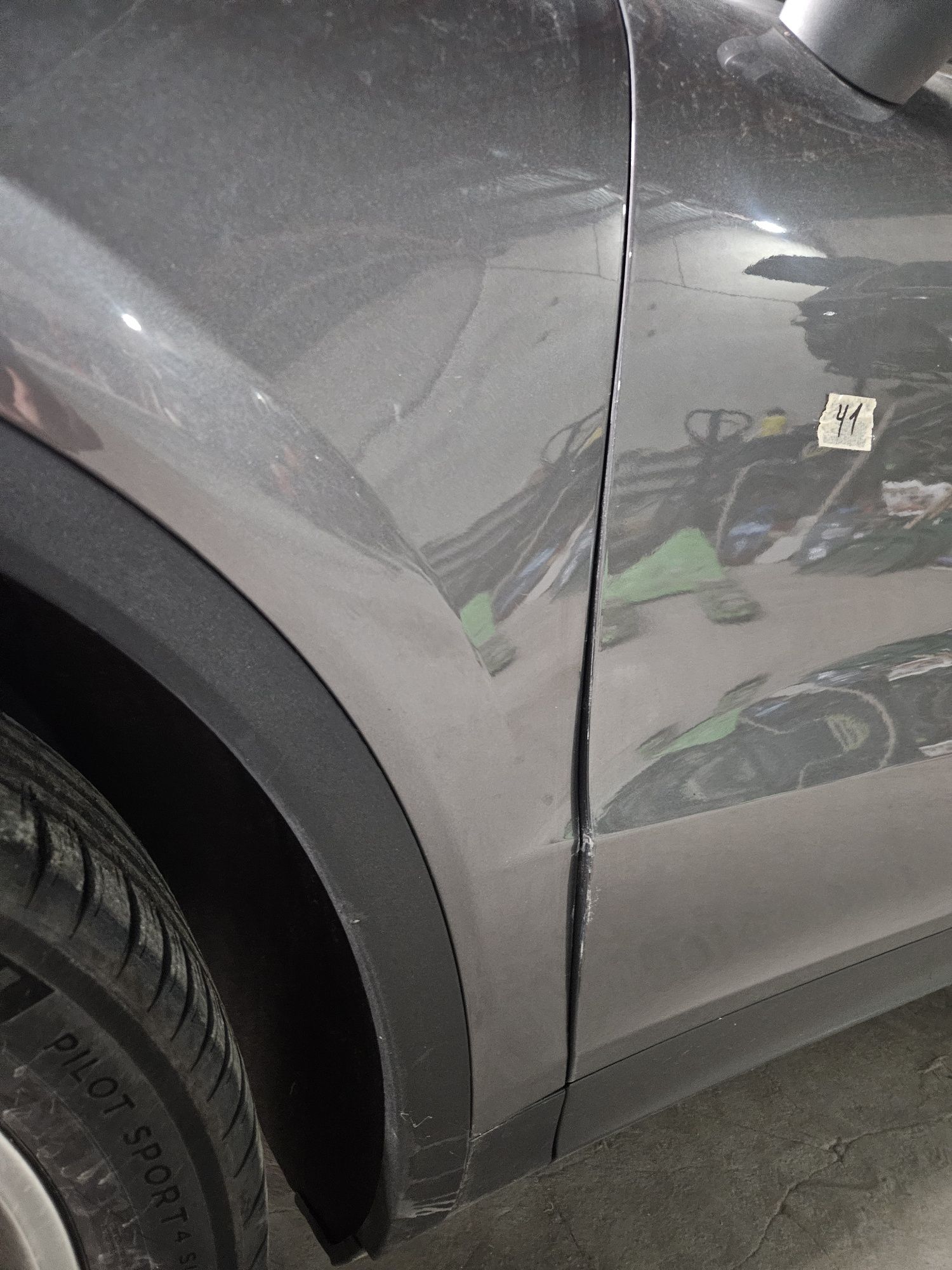 Ляв калник за Porsche Cayenne 3 със забележки