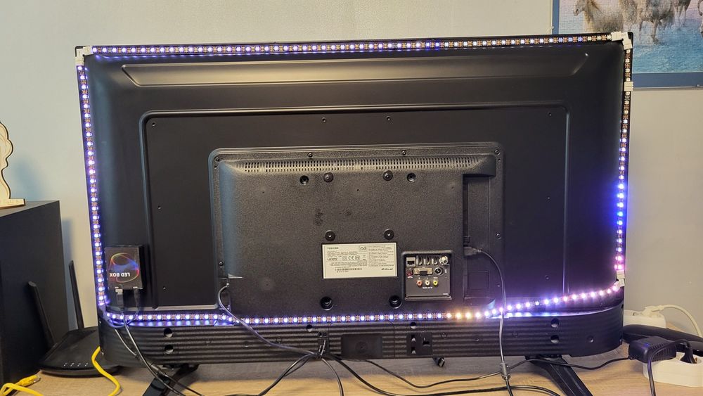 Toshiba 43 инча + LED лента