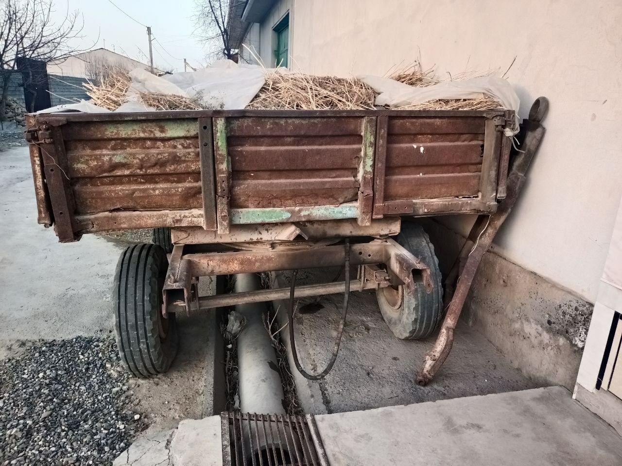 Тилишка трактор сотилади