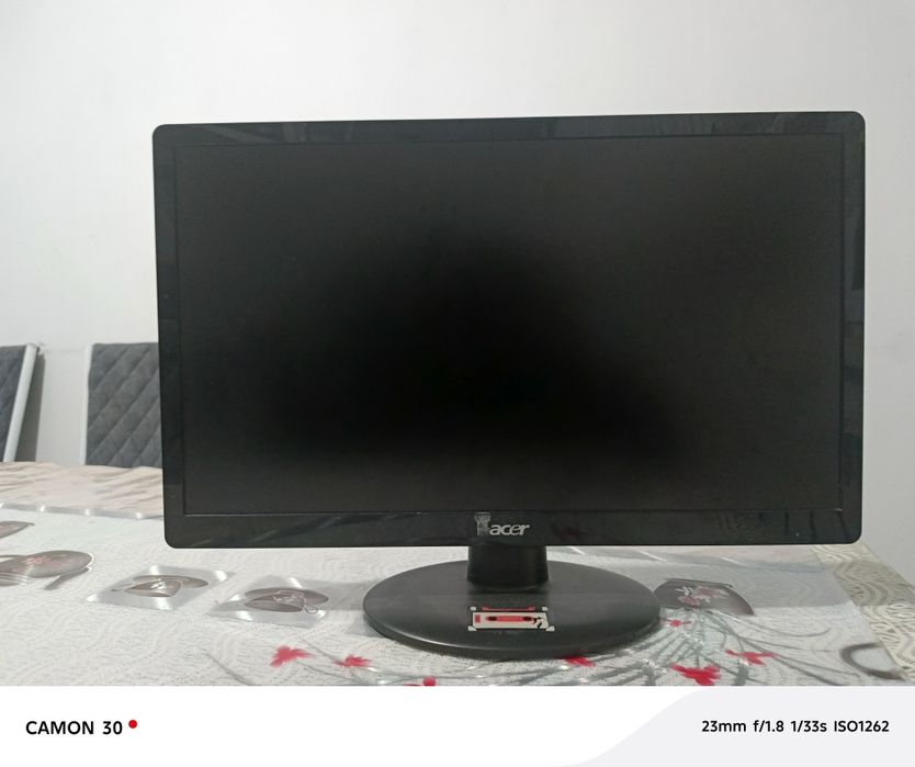 МОНИТОР Acer в нормальном состоянии