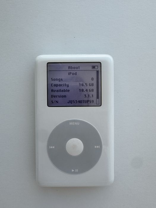 iPod Classic 4th Generation 20GB (LL/A — USA).