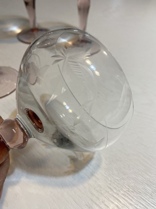 Pahare Pink cristal gravate cu picior