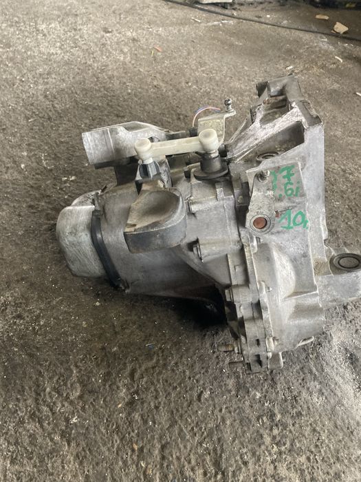 Peugeot 207 1.6i 2010 година 5 скорости Скоростна Кутия