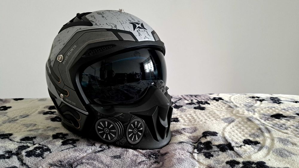 Casca motocicleta.