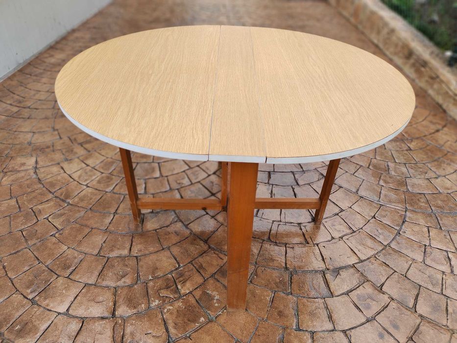 Пакет маса за малки пространства