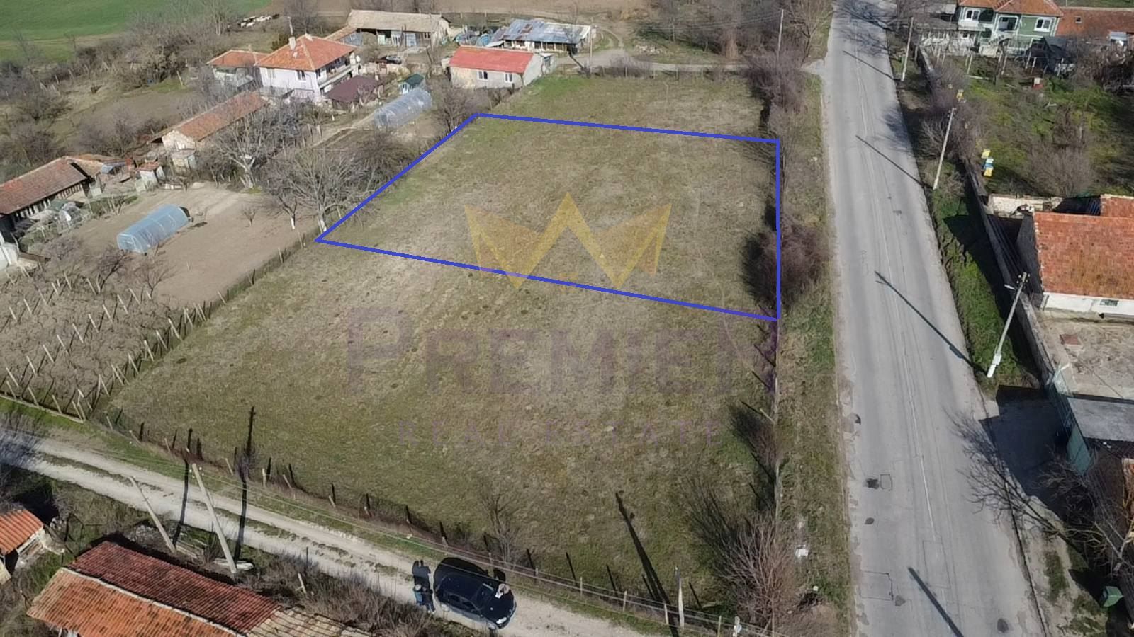 Парцел в Варна, област-с.Петровдол площ 1330 цена 27000