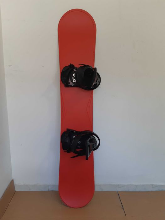 Placa snowboard 146 cm noua cu legaturi Burton noi - boots