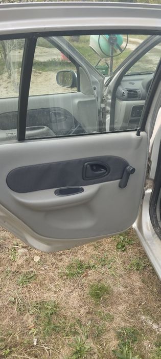 Vând Renault Clio 2 pentru piese